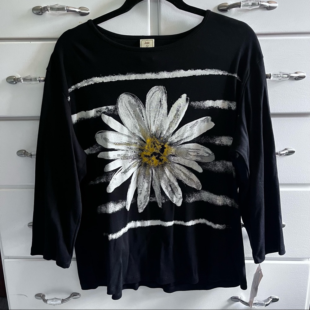 NWT Jess and Jane Sunflower Shirt